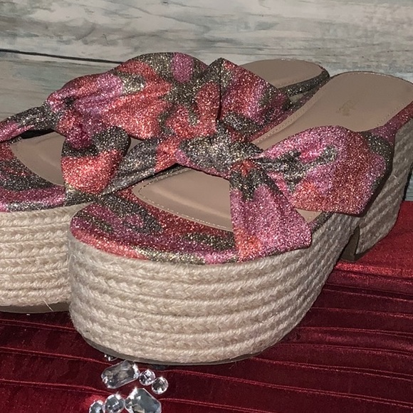 Coral Glitter Platform Sandal - Picture 4 of 9